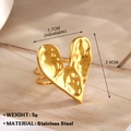 Anillo de corazón dorado ajustable en acero inoxidable con acabado martillado de 5g - Gran Corazón Martillado Abierto (955)