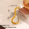 Two-tone wavy intertwined stainless steel ring in gold and silver finish - Cross Wave Style (1341)