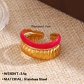 Bague en acier inoxydable avec émail rouge vif et anneau doré à texture verticale - Style Double Couche Grain Vertical Rouge Or (756)