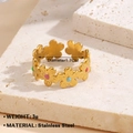 18 Karat vergoldeter Edelstahlring mit bunten Emaille-Blüten im klassischen Vintage-Stil - Fünfblättriger Blumenwickelstil (Goldener Ring 177)
