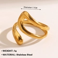 Unregelmäßiger gewellter Edelstahlring in Goldoptik mit 1,7 cm Innendurchmesser - Goldring 1027