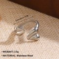 Anillo de corazón abierto en acero inoxidable pulido, 1.7cm de diámetro y 2.5g - 1366 Estilo Doble Corazón / Plateado