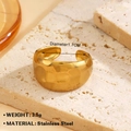 Breiter Edelstahlring mit Hammerschlag-Struktur und hochwertiger 18k Vergoldung - Gehämmerter Breiter Stil (1548) / Gold