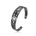 Nahaufnahme der Armspange aus Edelstahl in Gunmetal-Schwarz mit keltischem Knoten - Schwarz