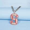 Collier lettre S en acier inoxydable argenté avec détails de couture de baseball - Lettre S / Acier