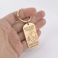 Dettaglio portachiavi in oro rosa con incisione Best Buds Forever e nomi personalizzati - Oro rosa
