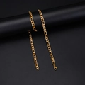 Detalle de collar de cadena Figaro de oro de 18K con cierre de langosta en soporte - 5mm / 45cm / Dorado