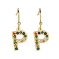 Boucles d'oreilles crochet lettre P dorée ornées de strass multicolores style hip-hop - Lettre P