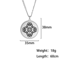 Collana con amuleto in acciaio inossidabile argento con motivo geometrico inciso - Argento