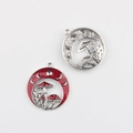 Detalle de dijes de luna y hongo en aleación para creación de joyas y collares DIY - Base Plata Rojo