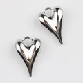Vista detallada de dos colgantes de aleación pulida con forma de corazón para joyería DIY - Colgante de Corazón 3D (Plateado) / Plateado