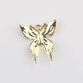 Detailansicht eines goldenen Schmetterlingsanhängers aus Legierung für DIY-Schmuck - Gold