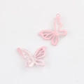 Detailopname van vlinderhangers van legering en hars voor het zelf maken van sieraden - Roze Basis
