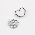 Details von Herzanhängern mit Rosen-Gravur und Kristallsteinen für DIY-Schmuck - Silberbasis Weiße Platte Weißer Strass
