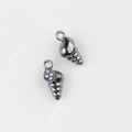Dettaglio di ciondoli a conchiglia nero fucile con zirconi viola per gioielli fai-da-te - Gunmetal Viola Zircone