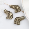 Macro di perline in vetro a forma di cane grigio con contorno dorato per gioielli DIY - Kaki