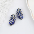 Detail of leaf-shaped dark blue Czech glass beads with gold veins for DIY jewelry - Blue (00591601)