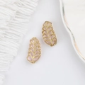 Macro detail of pink translucent glass leaf beads with gold veined patterns for jewelry - Lavender (00591701)
