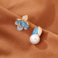 Boucles d'oreilles fleurs en émail bleu asymétriques avec perle blanche et doré - Or 18K Perle Bleu