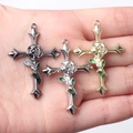 Pendentifs croix rose gothiques en noir, argent et or pour la création de bijoux DIY - Mélange Aléatoire