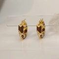 Boucles d'oreilles créoles dorées avec émail marron et strass étincelants - Style Marron Foncé (EH14498)