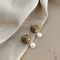Boucles d'oreilles pendantes dorées rétro avec perles carrées brunes et perles blanches - Or 14K Café Clair