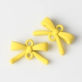 Macro di ciondoli a fiocco giallo opaco con due anelli per creazione gioielli fai-da-te - Giallo