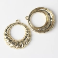 Details von goldenen spiralförmigen Anhängern für DIY-Schmuckherstellung und Ohrringe - Runder Stil