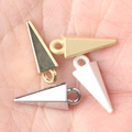 Ciondoli a piramide minimalisti in oro, argento e bianco per la creazione di gioielli - Mix Casuale
