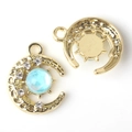 Détails des pendentifs soleil et lune dorés avec pierres bleues pour bijoux DIY - Base Dorée Pierre Bleue