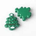 Detail van kerstboom kralen met groen emaille en rode stippen voor DIY sieraden maken - Groen