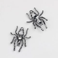 Dettaglio macro di ciondoli a ragno canna di fucile con strass per creazione gioielli - Base Canna di Fucile Zirconia Bianca