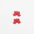 Makro-Detail roter matter bogenförmiger Legierungsanhänger für DIY-Schmuckzubehör - Rot