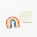 Makro-Detail von U-förmigen Regenbogen-Anhängern aus Legierung für DIY-Schmuck - Regenbogen (01)