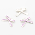 Detailansicht der Legierungs-Schleifenanhänger mit lila Emaille für DIY-Schmuck - Lila