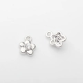 Details von silbernen Blumenanhängern mit Zirkonia für die DIY-Schmuckherstellung - Silber