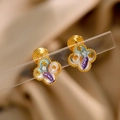 Clip per orecchie a quadrifoglio in smalto con perle d'acqua dolce stile pittura a olio - Orecchiette a rocchetto / Oro Blu Chiaro Perlato Bianco