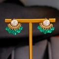 Pendientes de plata 925 con calcedonia verde, perlas naturales y borlas doradas - Estilo Ágata Verde / Bañado en Oro de 18k Verde