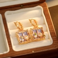 Boucles d'oreilles cadre doré vintage avec émail lavande, perles et détail de feuille - Or 18K Violet Nacré (Clip d'Oreille)