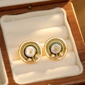 Boucles d'oreilles émail vert et fleur de perle dans une boîte à bijoux en bois - Or 18K Vert Olive (Tige en Argent 925)