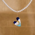 Collier de perles baroques avec pendentif cœur bleu et détail de rose dorée - Or 18K Bleu Blanc Bleu Clair Nacré (Collier)
