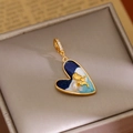 Collier cœur baroque avec pendentif rose bleue et perle sur satin doré - Or 18K Bleu Blanc Bleu Clair Nacré Pendentif Seul (Sans Chaîne)