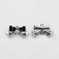Details von silbernen Schleifen-Anhängern mit schwarzen Kristallen für DIY-Schmuck - Schwarz-Silber