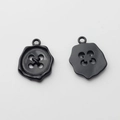 Detail van zwarte geometrische knoophanger met vier gaten en achterlus voor DIY sieraden - Zwart