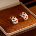 Boucles d'oreilles carrées vintage à motif léopard avec émail blanc et finition dorée - Blanc Nacré Léopard
