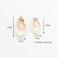 Bohemian natuurlijke schelphangers met gouden rand in twee maten voor sieraden - Natuurlijk Conch Afbeeldingskleur