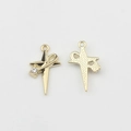 Détail macro de breloques étoiles dorées avec cristaux pour la création de bijoux - Breloque Étoile / Or-Strass