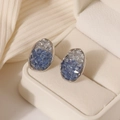 Pendientes ovalados de cristal con piedras degradadas azules y marco de metal plateado - Estilo Ovalado Irregular / Blanco K - Azul