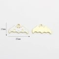Detailansicht der Vorder- und Rückseite des Fledermaus-Anhängers für Halloween-Schmuck - Fledermaus mit Geist-Element-Weiß(11)