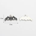 Detailansicht Halloween Fledermaus Anhänger 13x25mm mit Geist und Stern Motiv - Halloween Thema Fledermaus Anhänger-Schwarz(15)